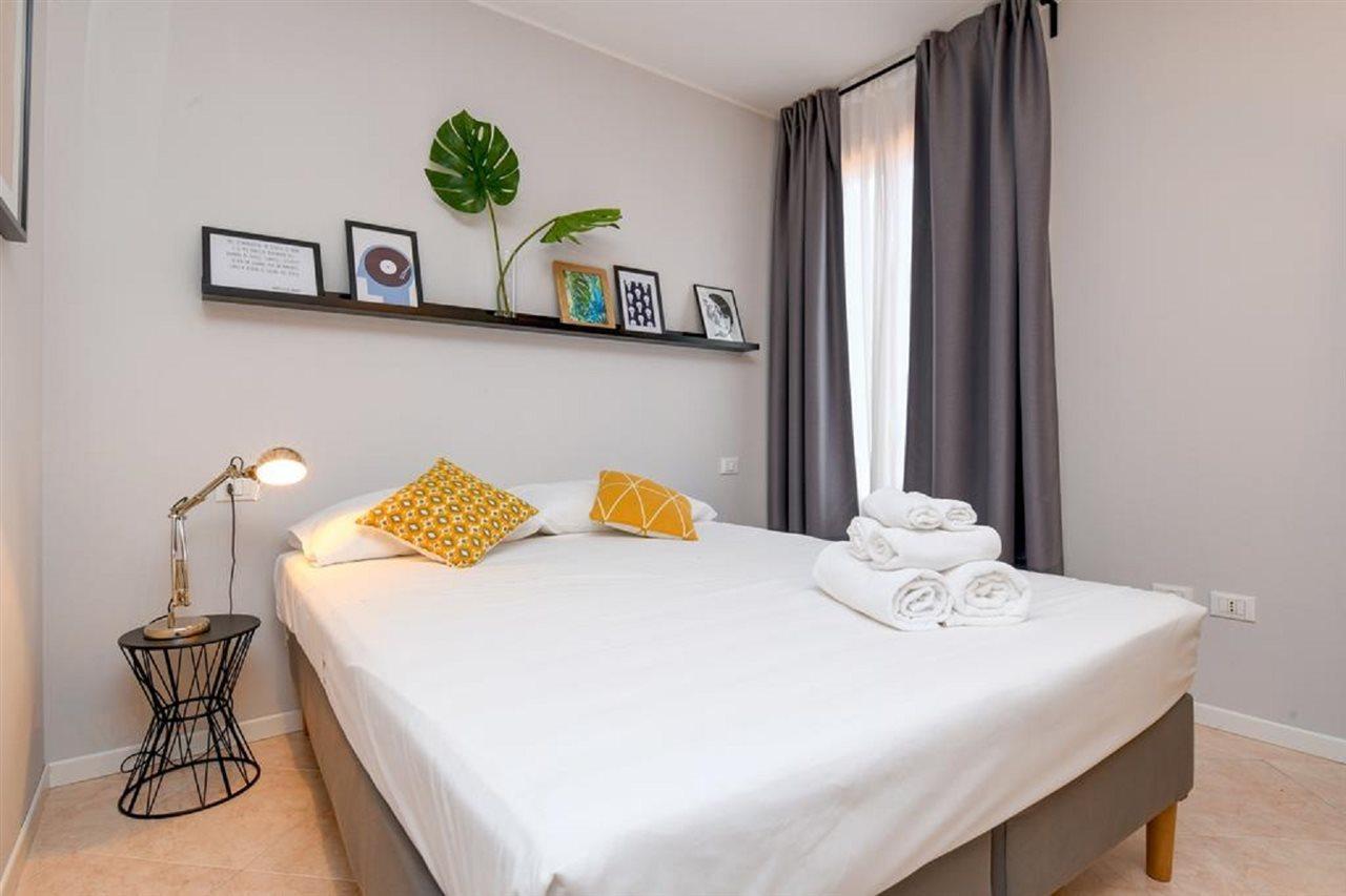 Desenzanoloft Le Chateau De Margot Desenzano del Garda Luaran gambar