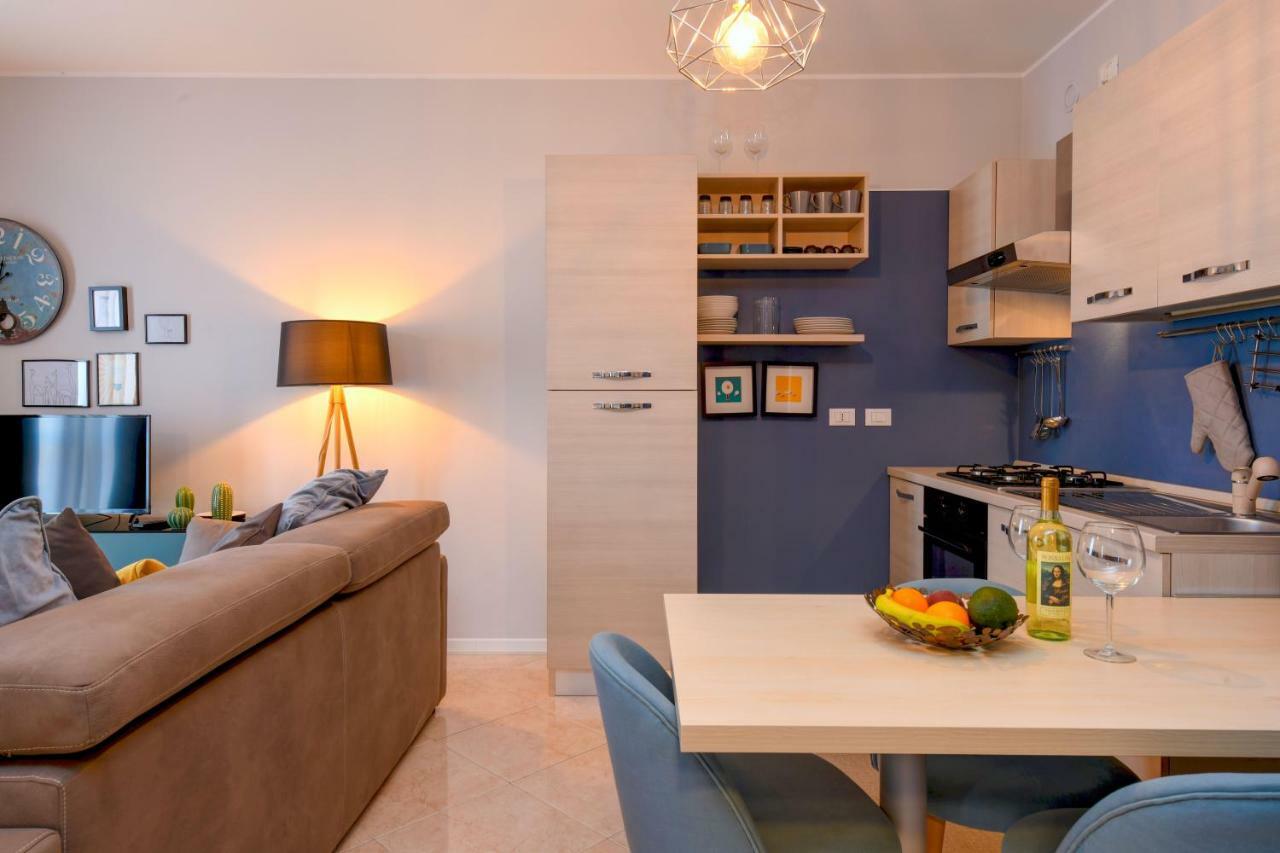 Desenzanoloft Le Chateau De Margot Desenzano del Garda Luaran gambar